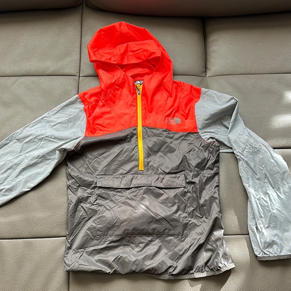 The North Face Boys Windwall Windbreaker